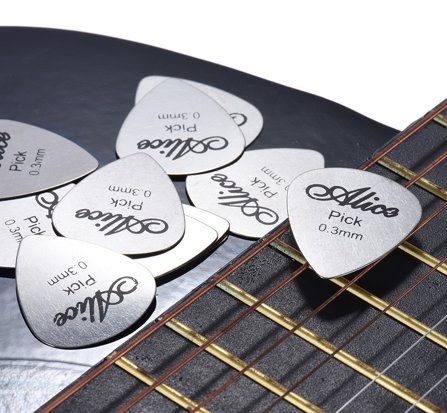 Standard Heart Shape Heavy 0.3 mm Stainless Steel Guitar Picks